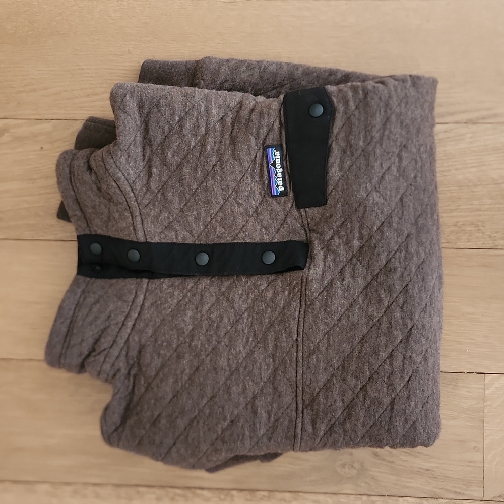 Patagonia quilted pullover with snaps